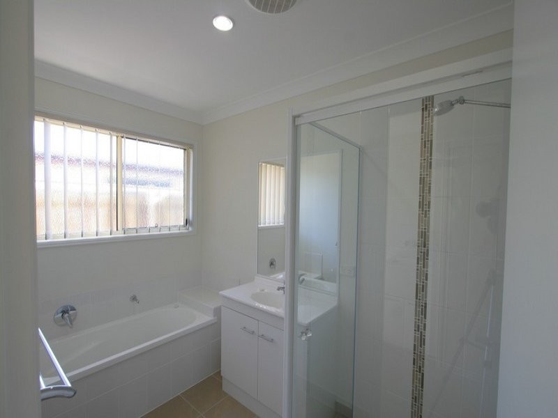 2 Halloran Court, Thabeban QLD 4670