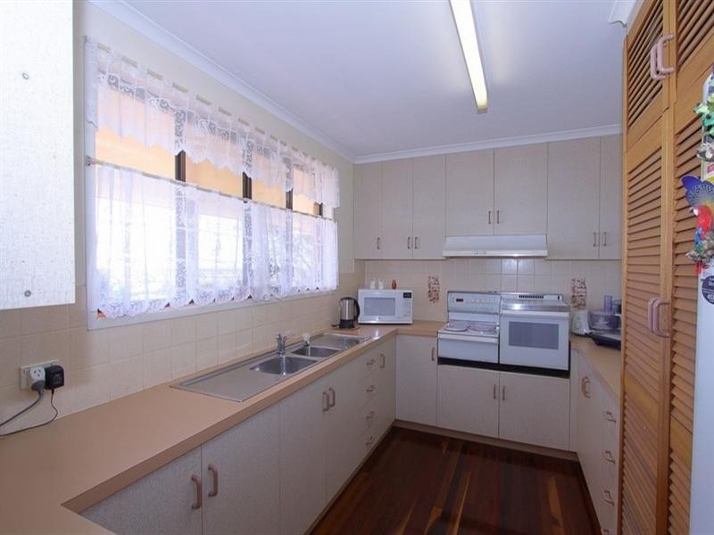 44 Linden Crescent, Qunaba QLD 4670