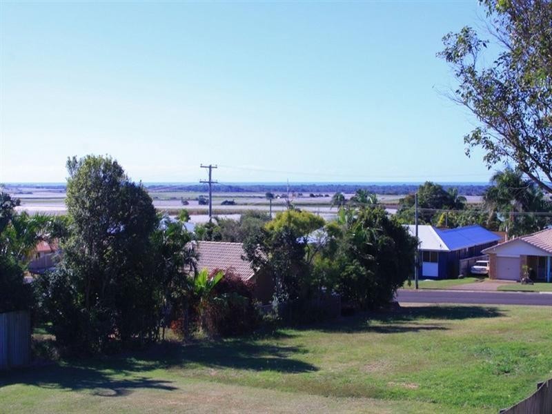 44 Linden Crescent, Qunaba QLD 4670