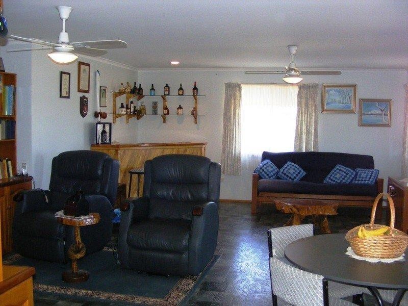 27 Mark Road, Branyan QLD 4670