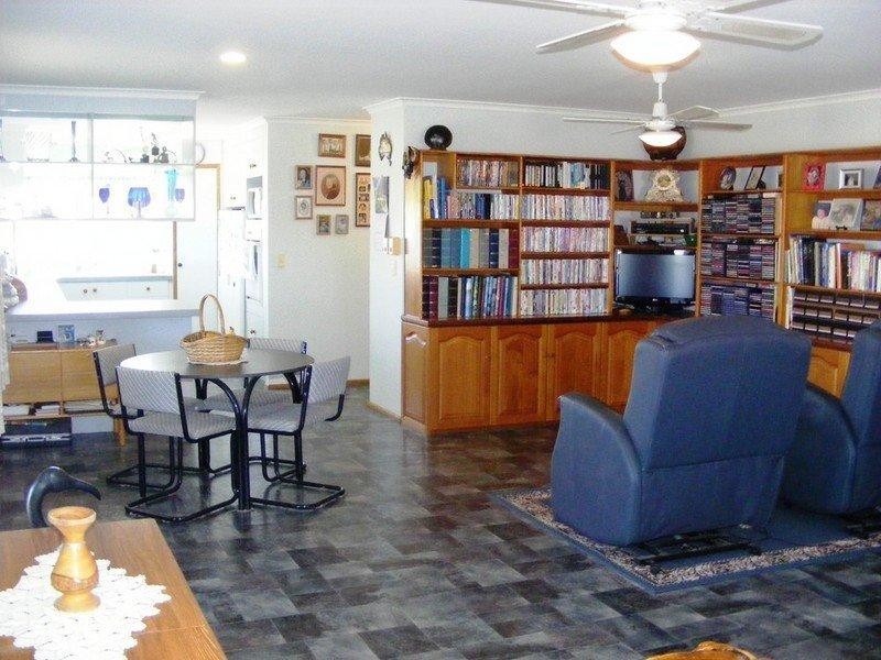 27 Mark Road, Branyan QLD 4670