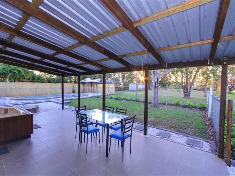 14 Park Estate Drive, Branyan QLD 4670