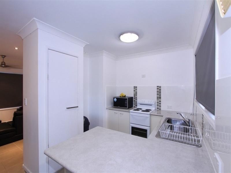 14 Park Estate Drive, Branyan QLD 4670