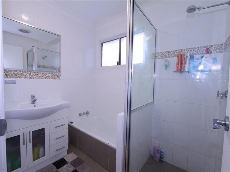 14 Park Estate Drive, Branyan QLD 4670