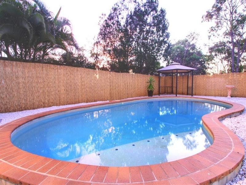 14 Park Estate Drive, Branyan QLD 4670