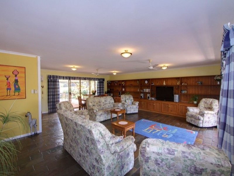 64 Grevillea Drive, Redridge QLD 4660