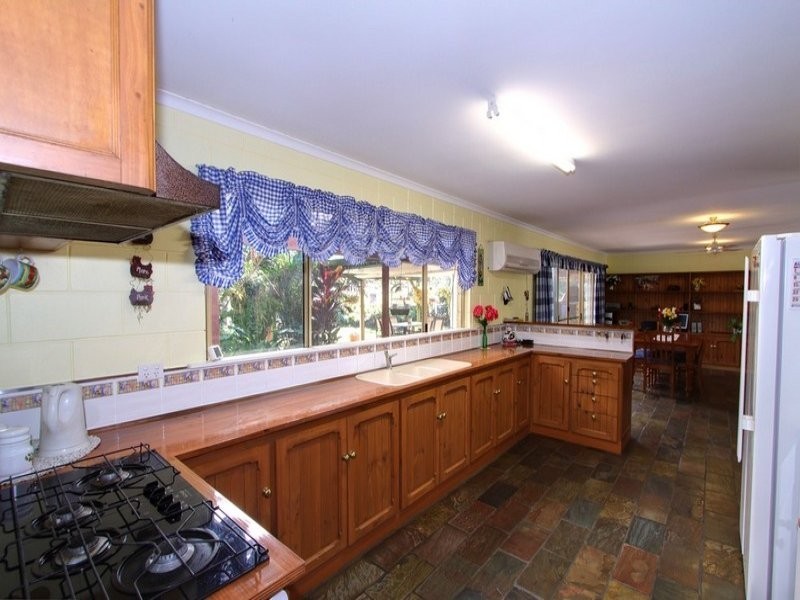 64 Grevillea Drive, Redridge QLD 4660