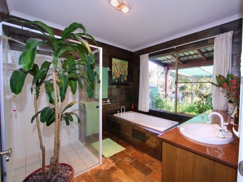 64 Grevillea Drive, Redridge QLD 4660