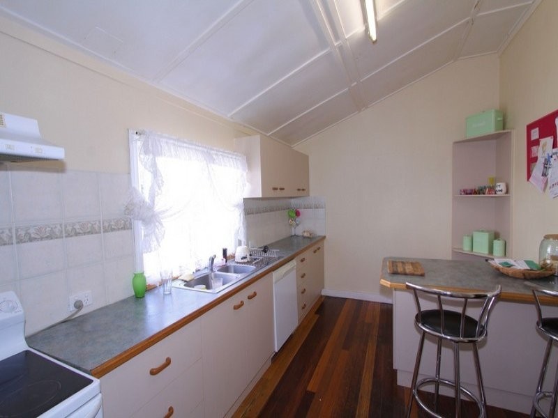 8 Eriksen Street, Svensson Heights QLD 4670