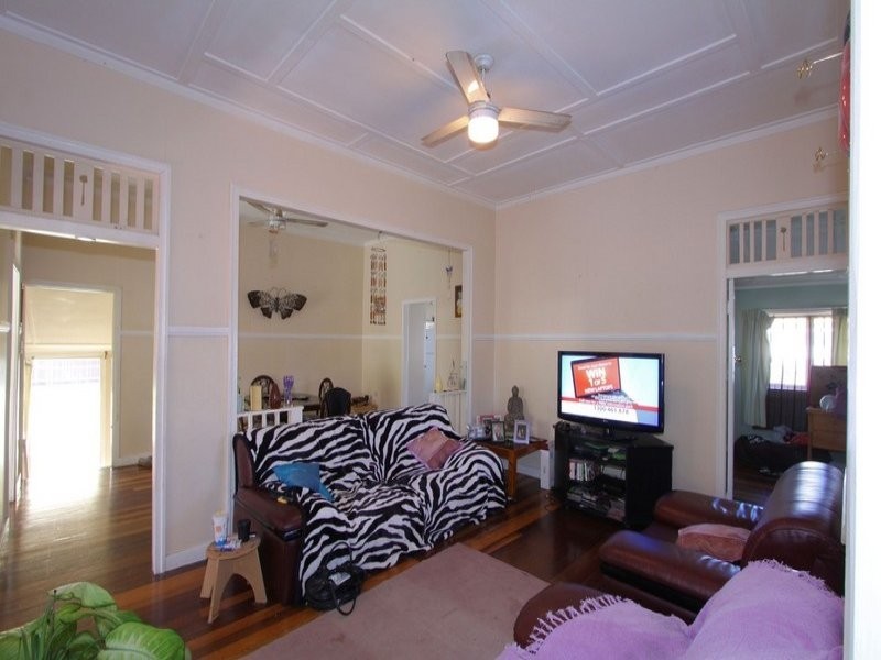 8 Eriksen Street, Svensson Heights QLD 4670