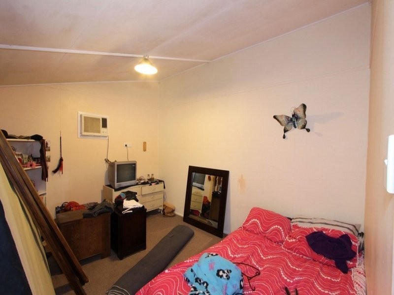 8 Eriksen Street, Svensson Heights QLD 4670