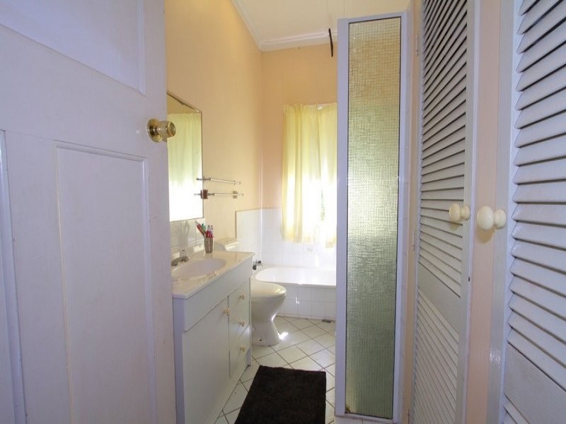 8 Eriksen Street, Svensson Heights QLD 4670