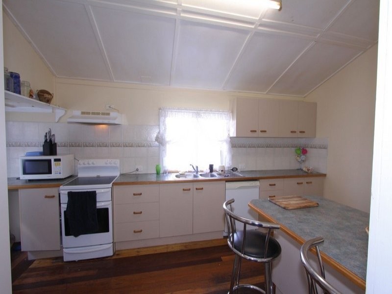 8 Eriksen Street, Svensson Heights QLD 4670