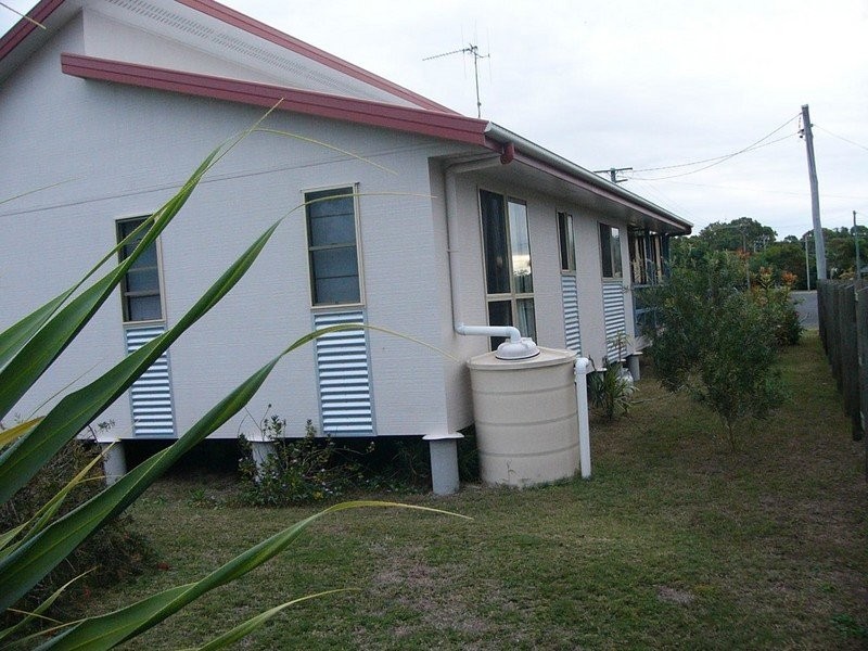 8 Orchid Drive, Moore Park Beach QLD 4670