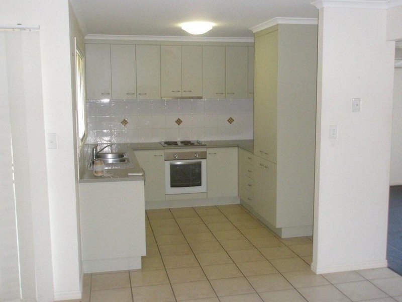 2 Brooklyn Street, Thabeban QLD 4670