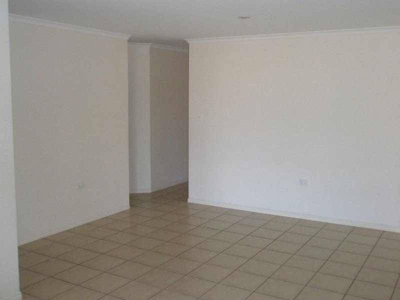 2 Brooklyn Street, Thabeban QLD 4670