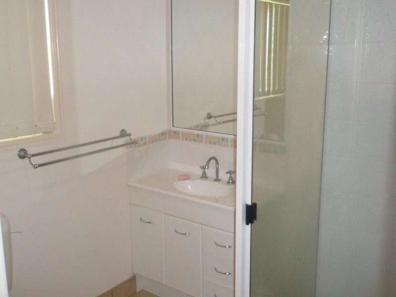 2 Brooklyn Street, Thabeban QLD 4670