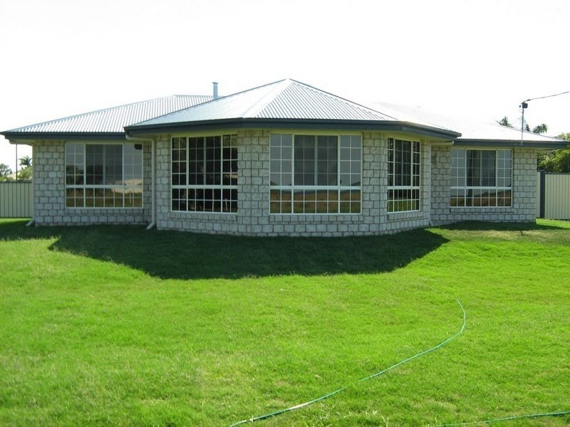 129 Shelley Street, Burnett Heads QLD 4670