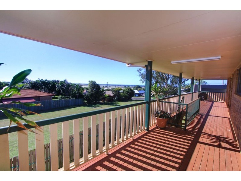 44 Linden Crescent, Qunaba QLD 4670