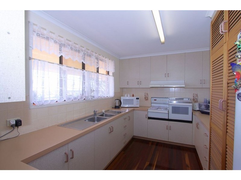 44 Linden Crescent, Qunaba QLD 4670
