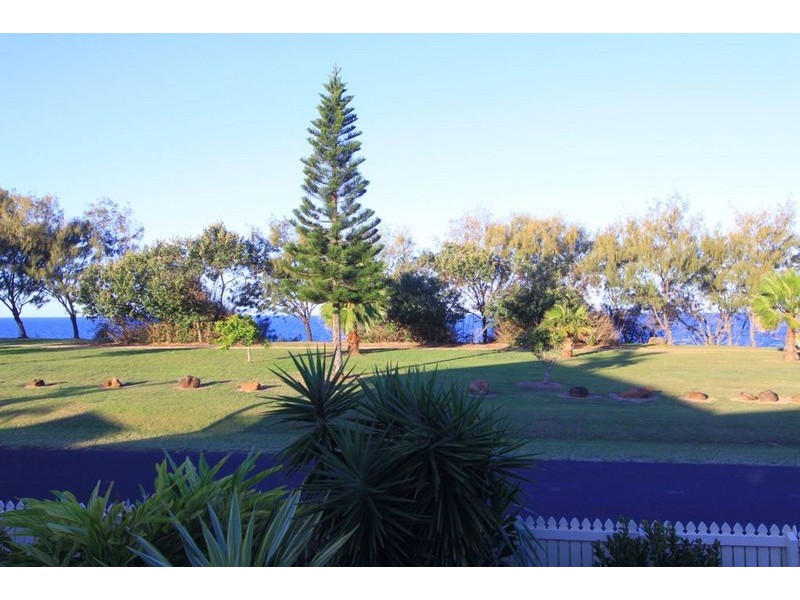 113 Barolin Esplanade, Coral Cove QLD 4670