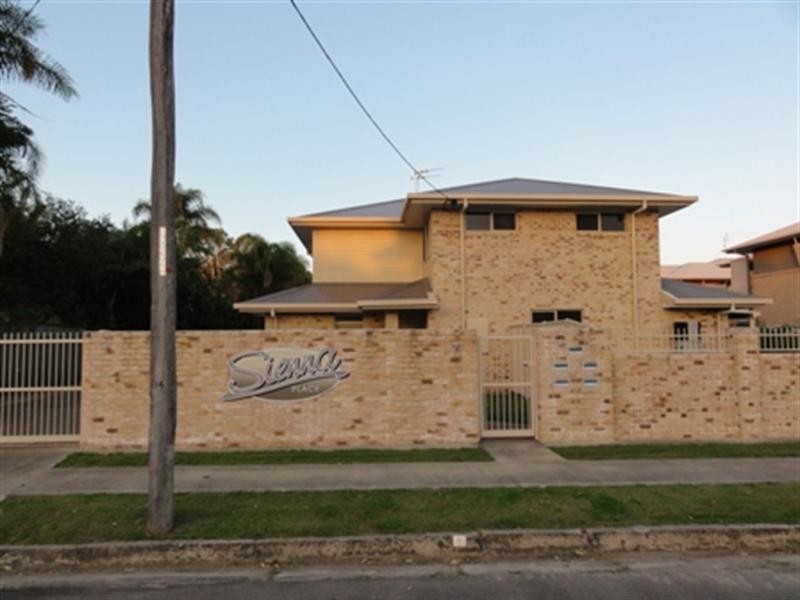 2/6 Mulgrave Street, Bundaberg West QLD 4670