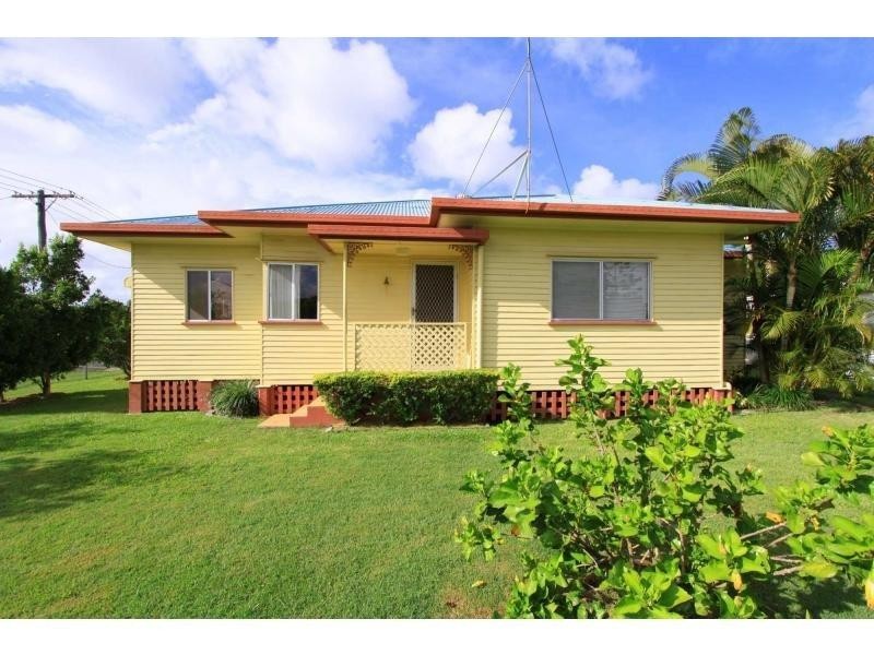 8 Barber Street, Bundaberg North QLD 4670