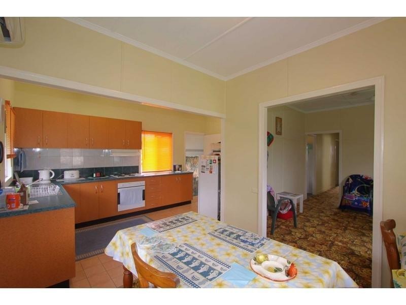 8 Barber Street, Bundaberg North QLD 4670