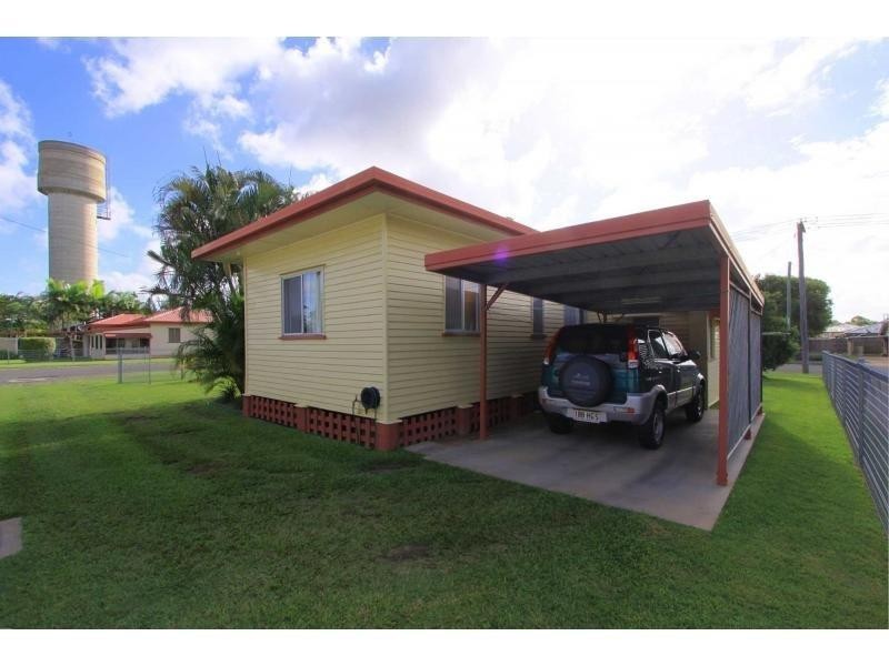 8 Barber Street, Bundaberg North QLD 4670