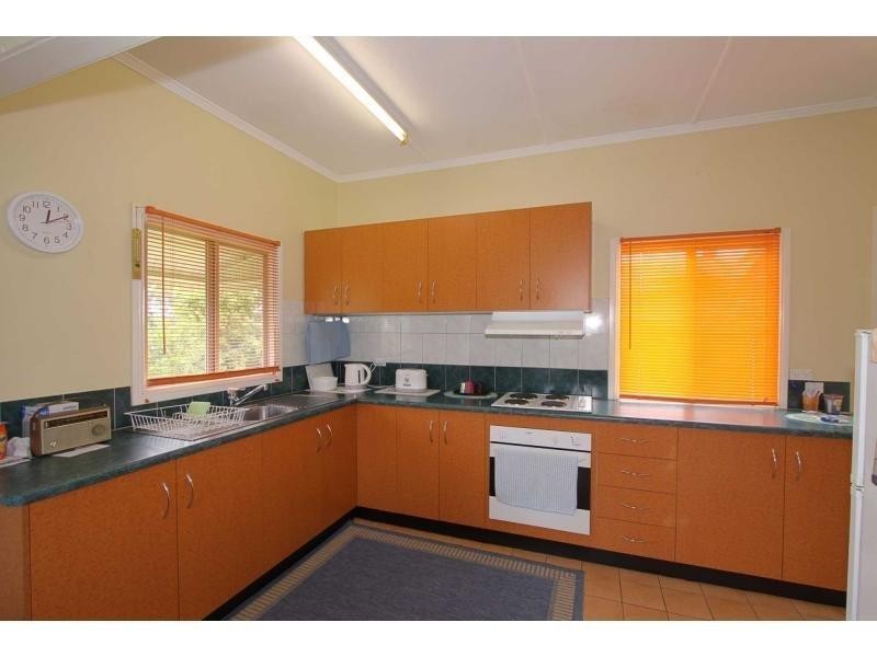 8 Barber Street, Bundaberg North QLD 4670