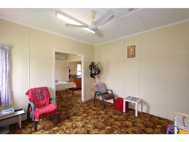 8 Barber Street, Bundaberg North QLD 4670