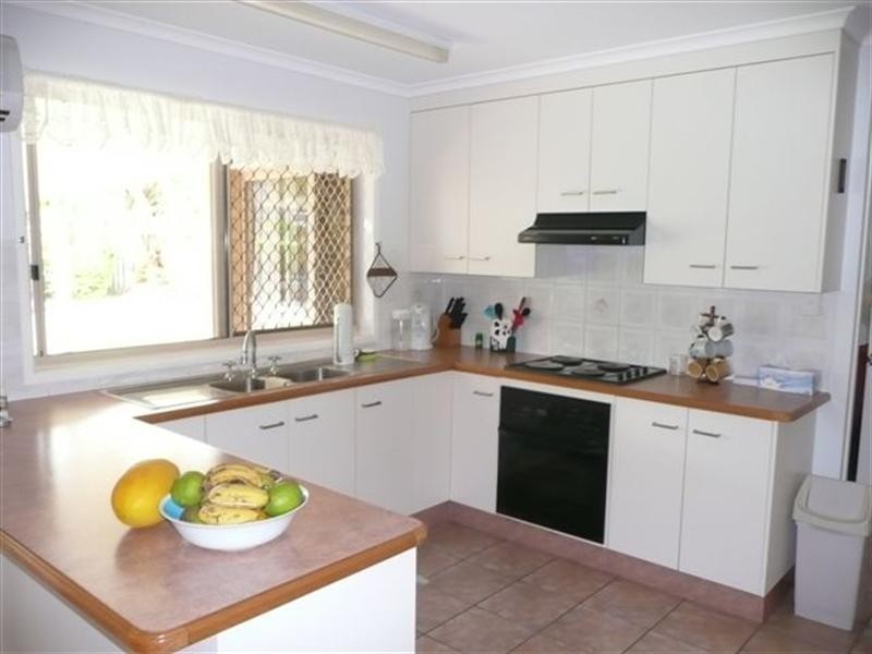 8 Maike Street, Kalkie QLD 4670