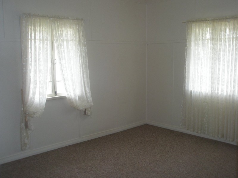 33 Sims Road, Avenell Heights QLD 4670