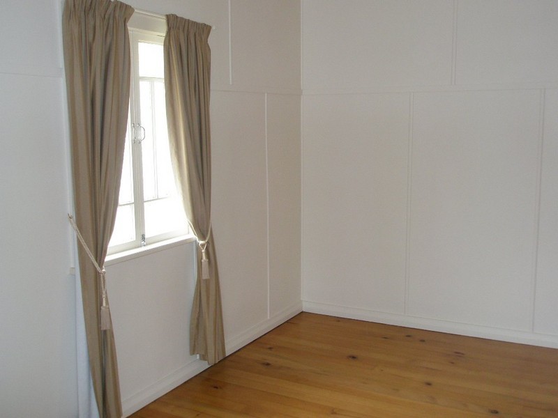 33 Sims Road, Avenell Heights QLD 4670