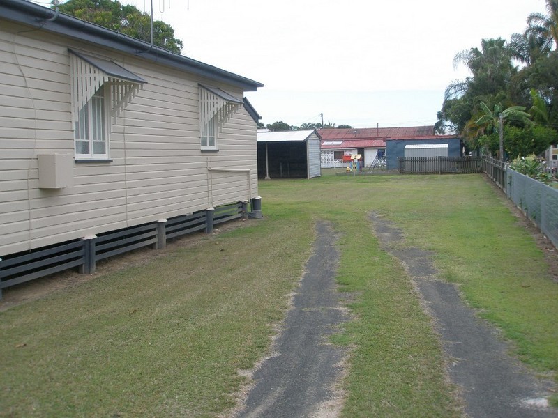 33 Sims Road, Avenell Heights QLD 4670