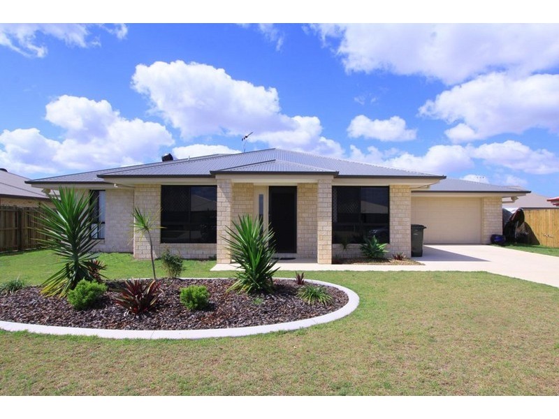 11 Freeman Street, Avoca QLD 4670