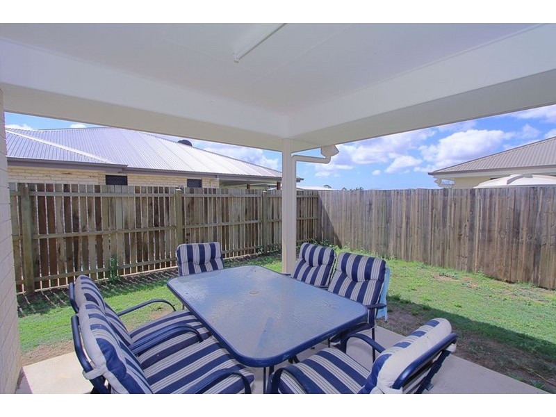 11 Freeman Street, Avoca QLD 4670