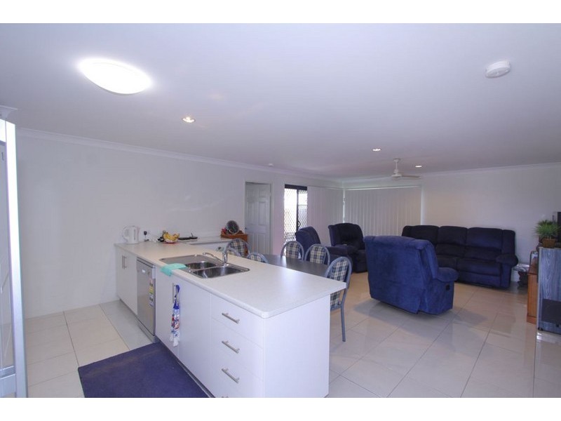 11 Freeman Street, Avoca QLD 4670