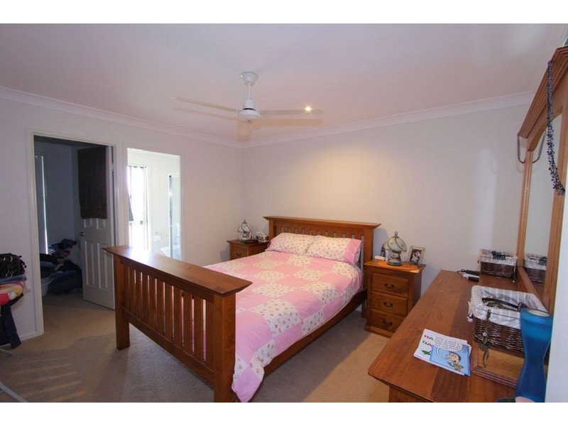 11 Freeman Street, Avoca QLD 4670