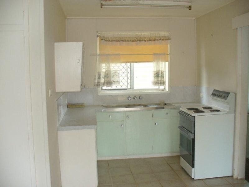 8 Logan Street, Norville QLD 4670