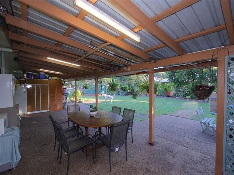 27 Club Avenue, Moore Park Beach QLD 4670