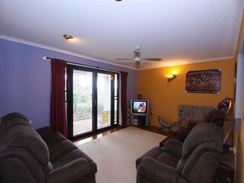 1 Barellan Parade, Qunaba QLD 4670
