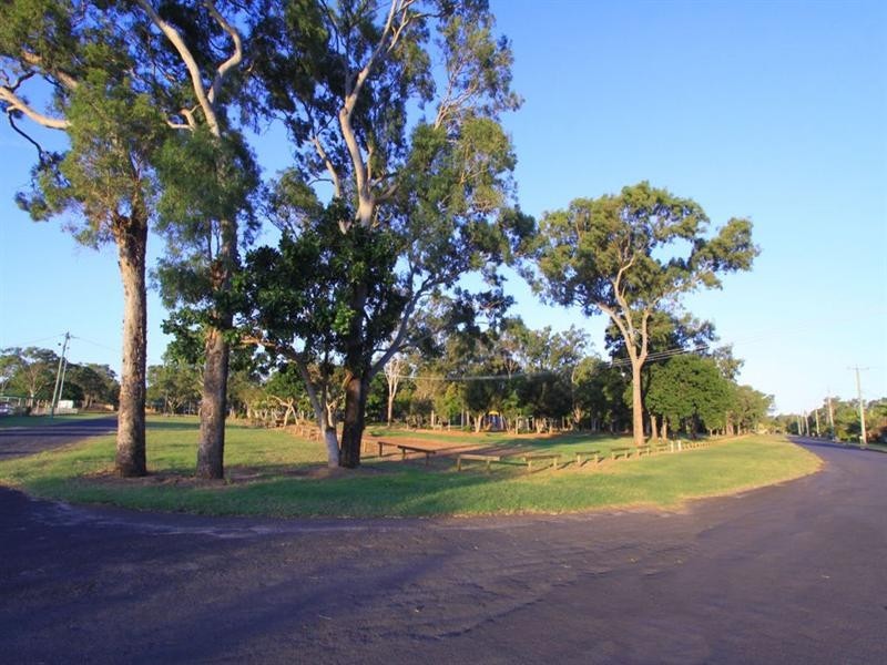 Moore Park Beach QLD 4670