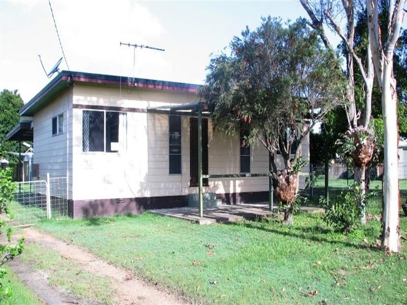 8 Loeskow Street, Bundaberg North QLD 4670