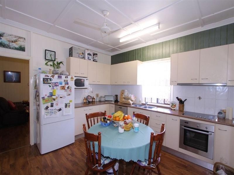 24 Collins Street, Bundaberg East QLD 4670