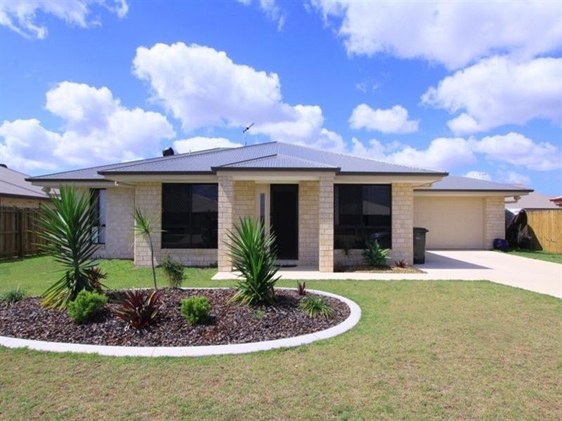11 Freeman Street, Avoca QLD 4670