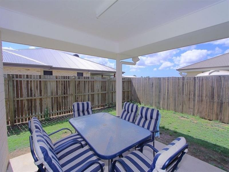 11 Freeman Street, Avoca QLD 4670