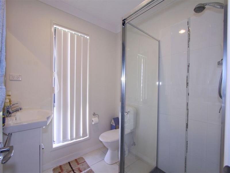11 Freeman Street, Avoca QLD 4670