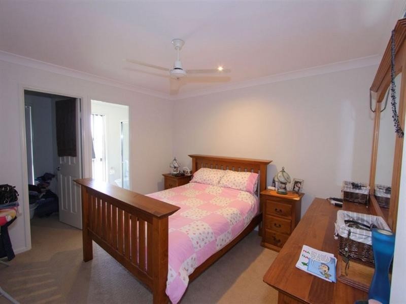 11 Freeman Street, Avoca QLD 4670