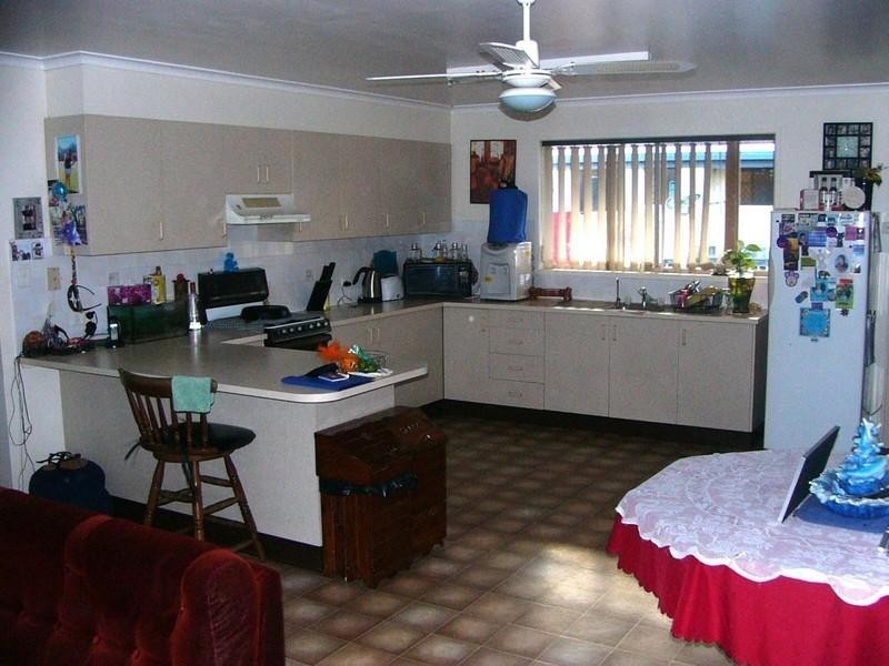 1 Club Avenue, Moore Park Beach QLD 4670